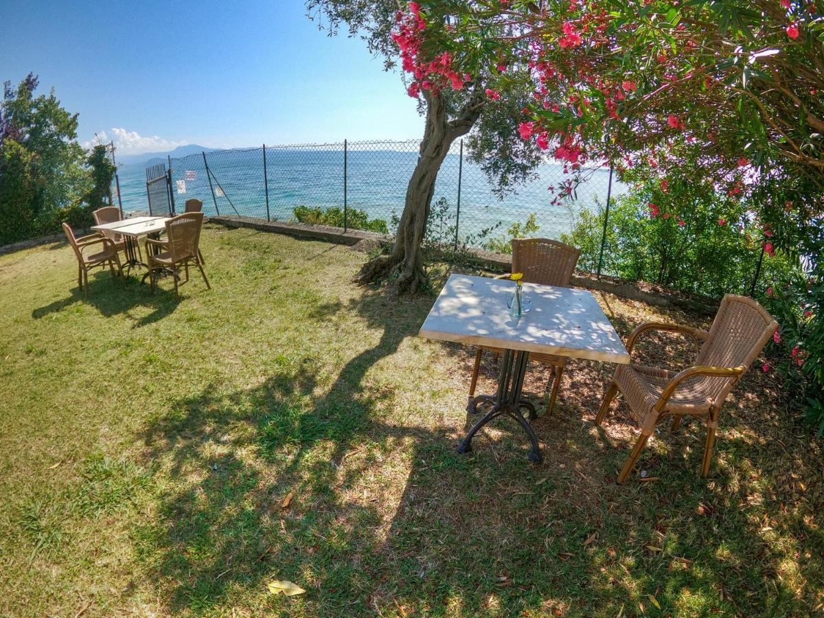 Sivinos Camping Boutique Manerba del Garda Bagian luar foto
